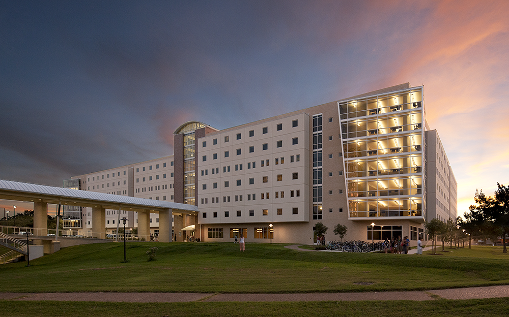 37Ed Cougar Village 01